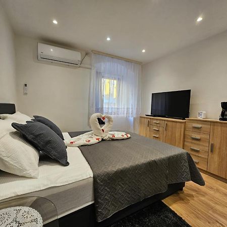 Centar Ri-Room Rijeka Exterior foto